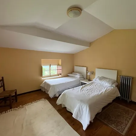 Con Piscina Alicia La Perla Indiana Salas (Asturias)