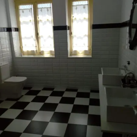 Con Piscina Alicia La Perla Indiana Вилла