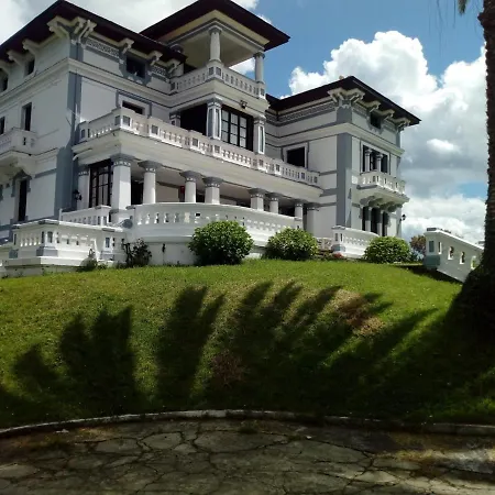 Con Piscina Alicia La Perla Indiana Villa *